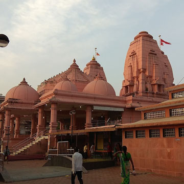 Giriraj Maharaj Temple in Vrindavan
